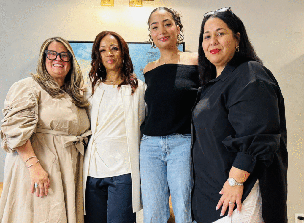 between two worlds - podcast by inspirame latina